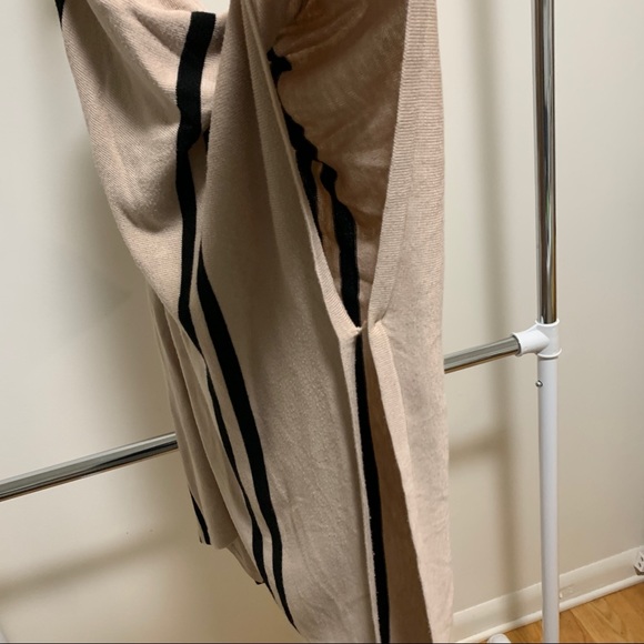 H&M Ladies One Size Topper Shawl - Picture 4 of 6